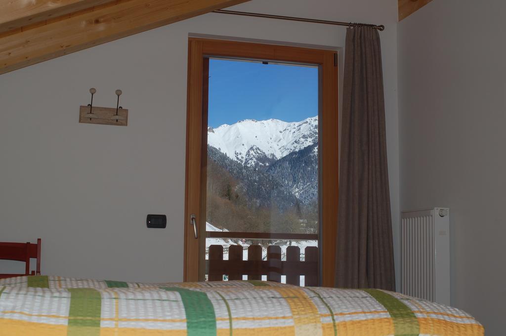 Bed and Breakfast Garnì dal Mozat Lenzumo di Concei Camera foto