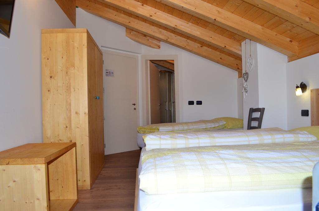 Bed and Breakfast Garnì dal Mozat Lenzumo di Concei Esterno foto