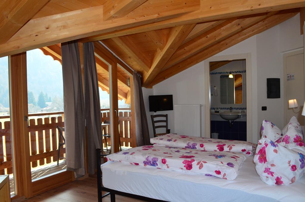 Bed and Breakfast Garnì dal Mozat Lenzumo di Concei Esterno foto