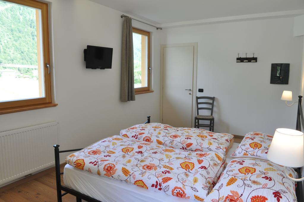 Bed and Breakfast Garnì dal Mozat Lenzumo di Concei Esterno foto