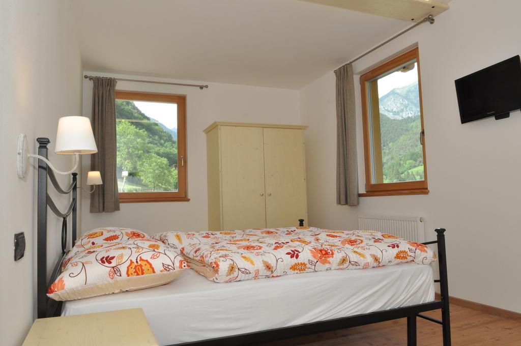 Bed and Breakfast Garnì dal Mozat Lenzumo di Concei Esterno foto